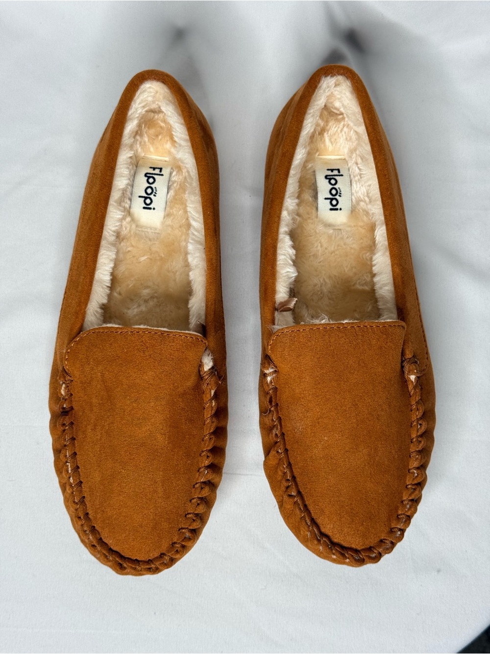 NWT Floopi Faux Suede Fur Lined Moccasin Slippers Size 10